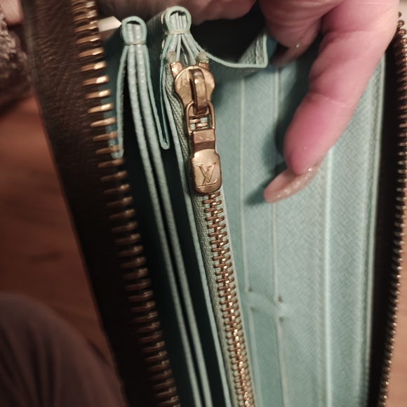 Louis Vuitton Ltd Edition Monogram Illustre Long Zippy Wallet - Picture 6 of 13